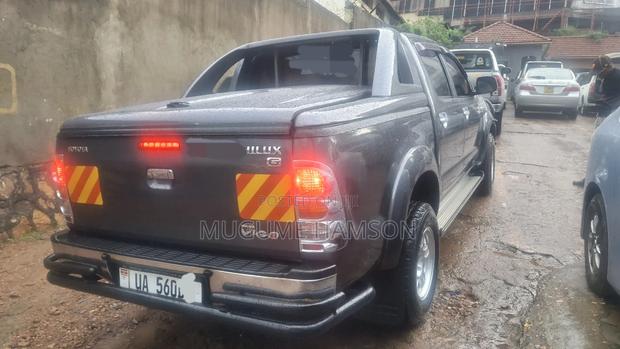 Toyota Hilux 3.0 D-4D 4x4 2013 Gray