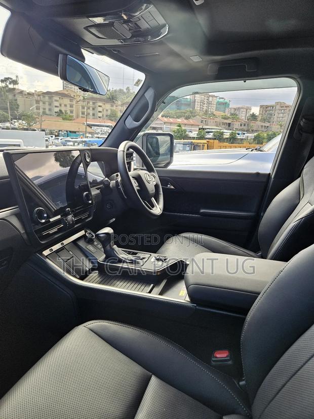 Lexus GX 2024 Beige