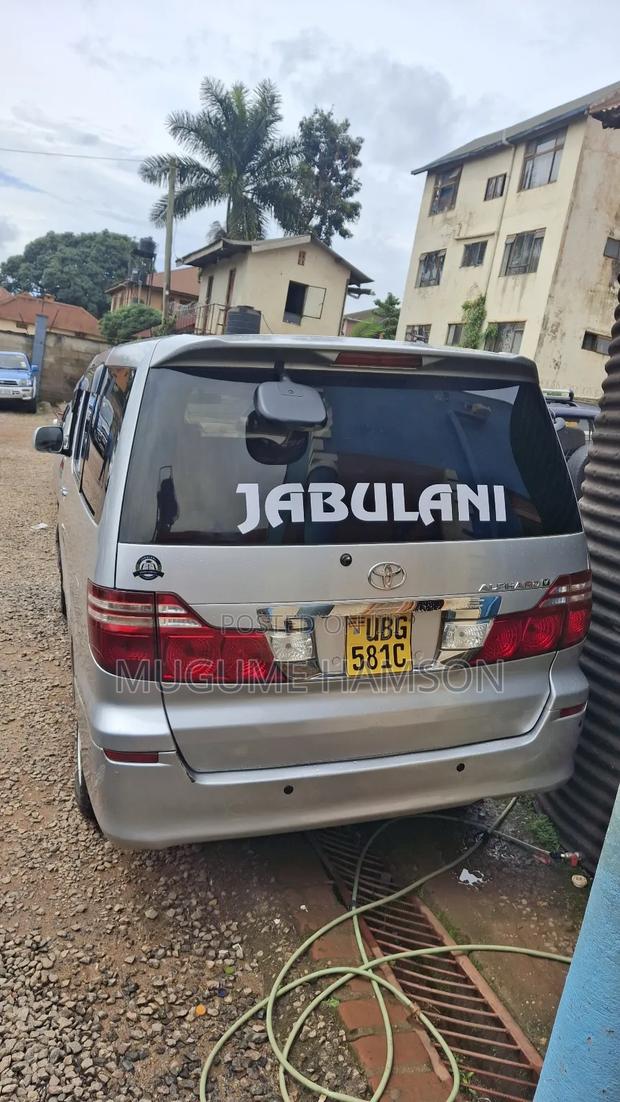 Toyota Alphard 2.4 Petrol AWD 2008 Silver