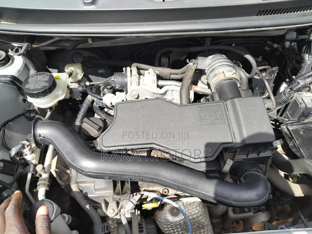 Toyota Passo 2017 Silver