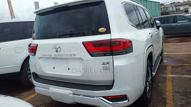 New Toyota Land Cruiser LC300 2023 White