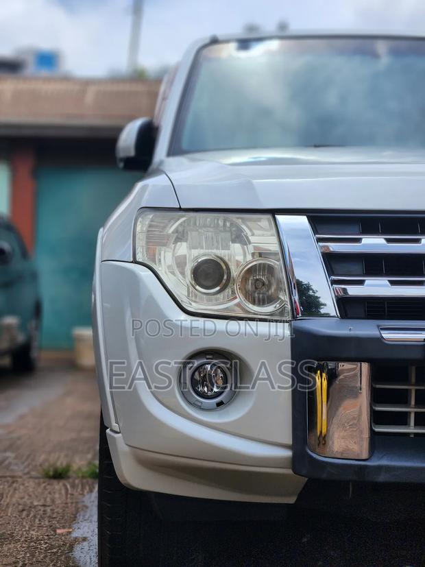 Mitsubishi Pajero 3.0 2012 White