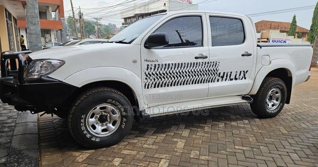 Toyota Hilux 3.0 D-4D Double Cab 4x4 Raider 2007 White