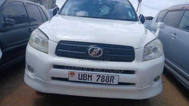 Toyota RAV4 2008 White
