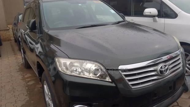 Toyota Vanguard 2012 Green