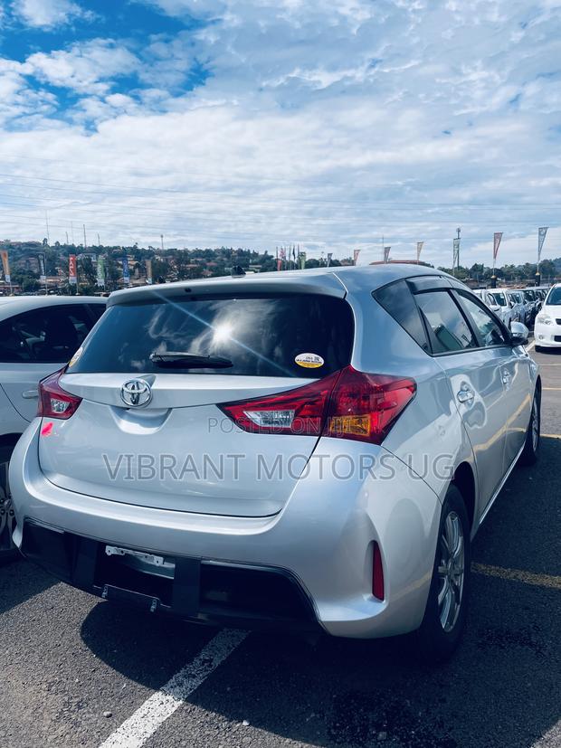 Toyota Auris 2014 Silver