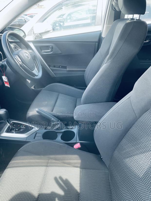 Toyota Auris 2014 Silver
