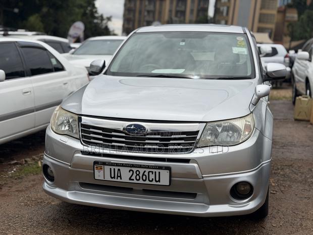 Subaru Forester 2011 Silver