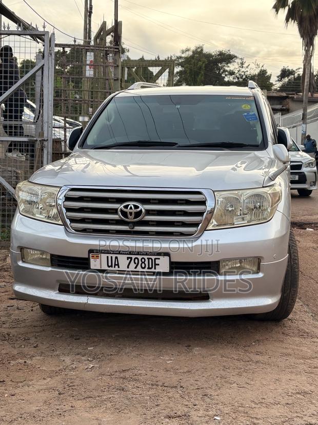 Toyota Land Cruiser 4.6 V8 ZX 2010 Silver