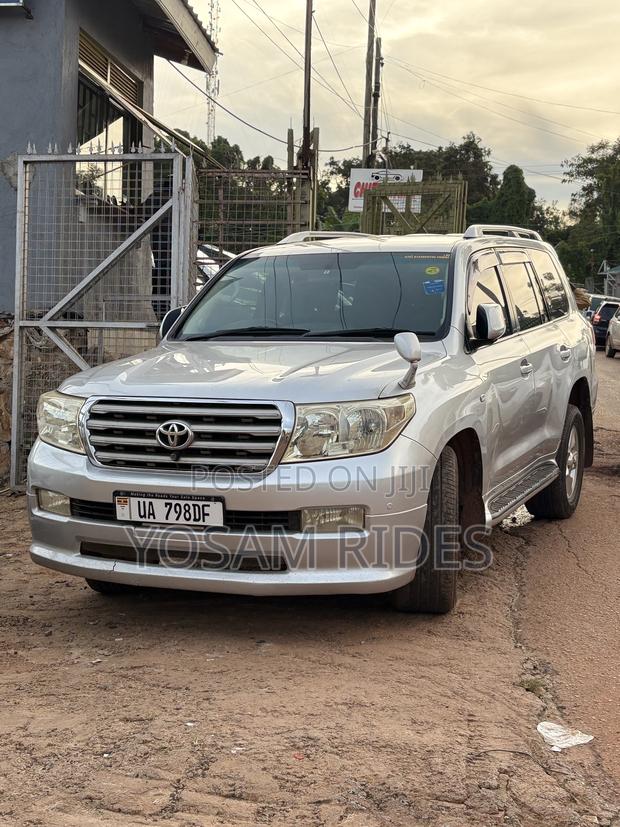 Toyota Land Cruiser 4.6 V8 ZX 2010 Silver