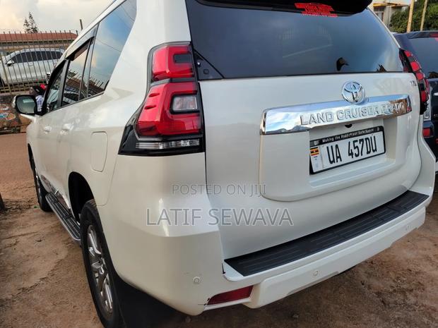 Toyota Land Cruiser Prado 2.8 2017 White
