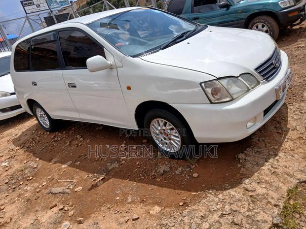 Toyota Gaia 1999 White
