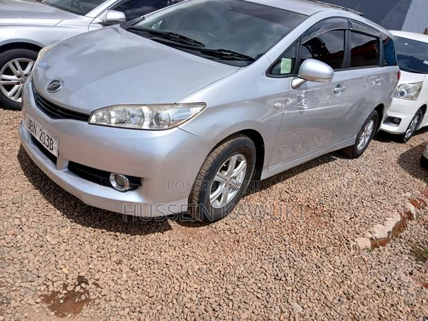 Toyota Wish 2010 Silver