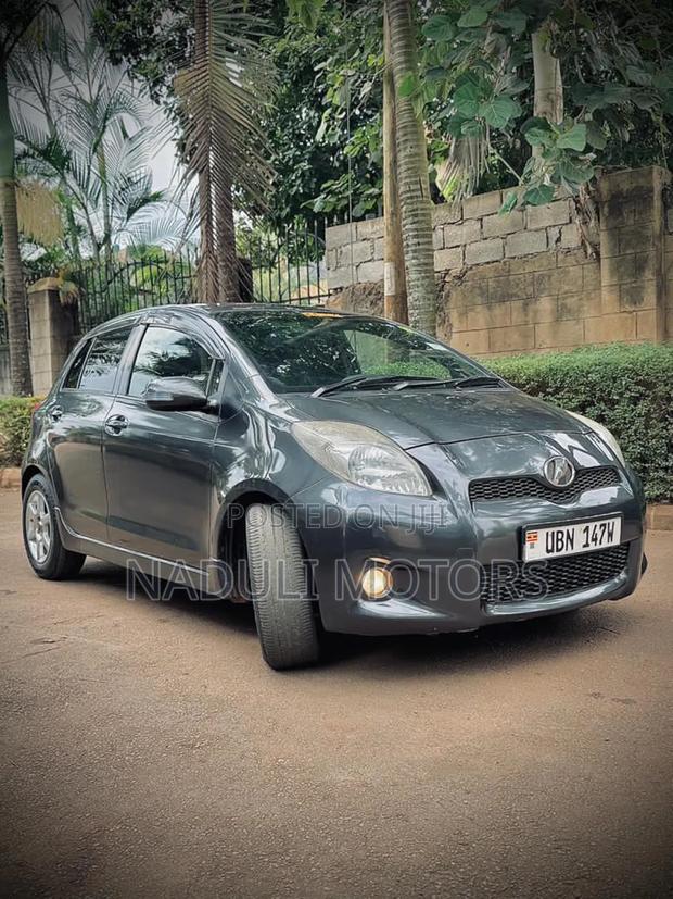 Toyota Vitz 2008 Black