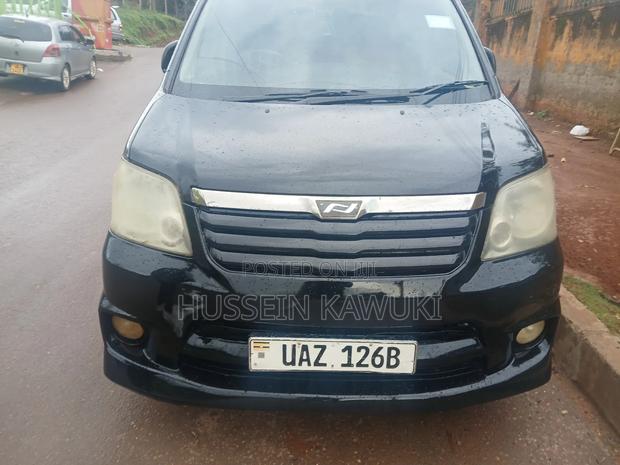 Toyota Noah 2006 Black