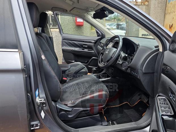 Mitsubishi Outlander 2017 Gray