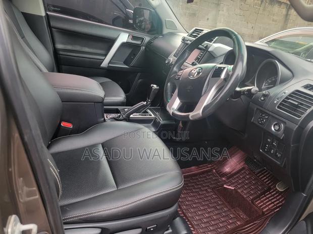 Toyota Land Cruiser Prado 2018 Gray