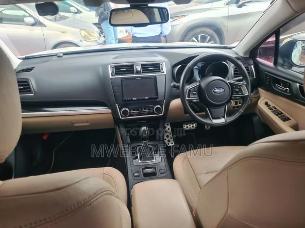 Subaru Legacy 2018 White