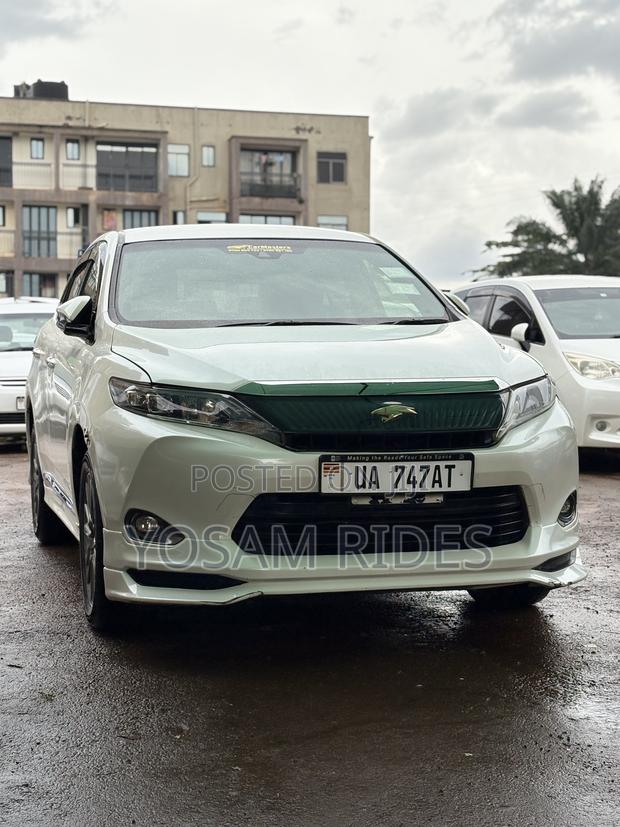 Toyota Harrier 2.0 2015 White