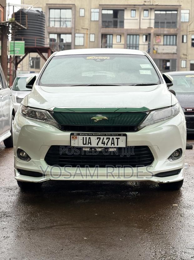 Toyota Harrier 2.0 2015 White