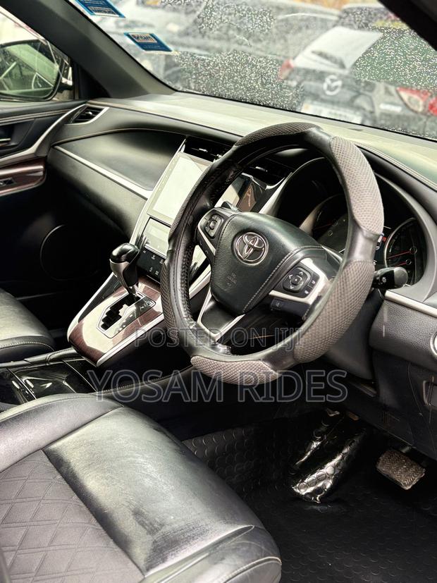 Toyota Harrier 2.0 2015 White
