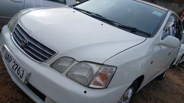 Toyota Gaia 2003 White