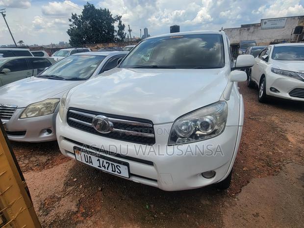 Toyota RAV4 2012 White