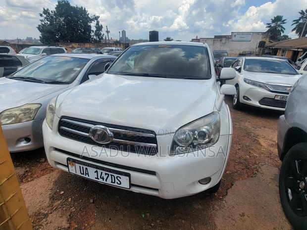Toyota RAV4 2012 White