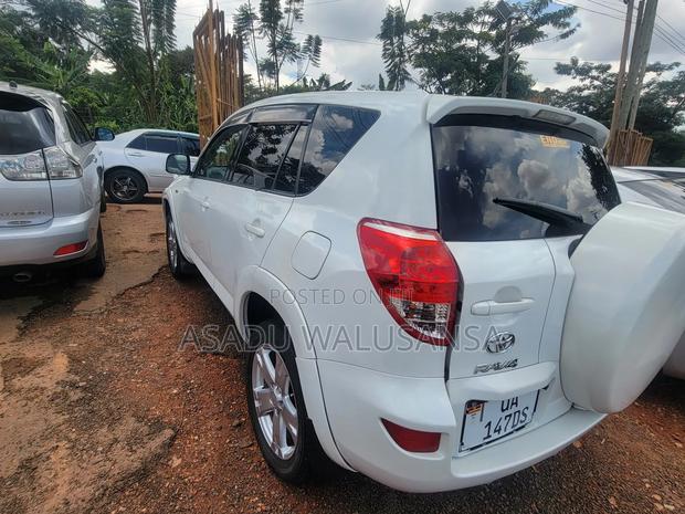 Toyota RAV4 2012 White