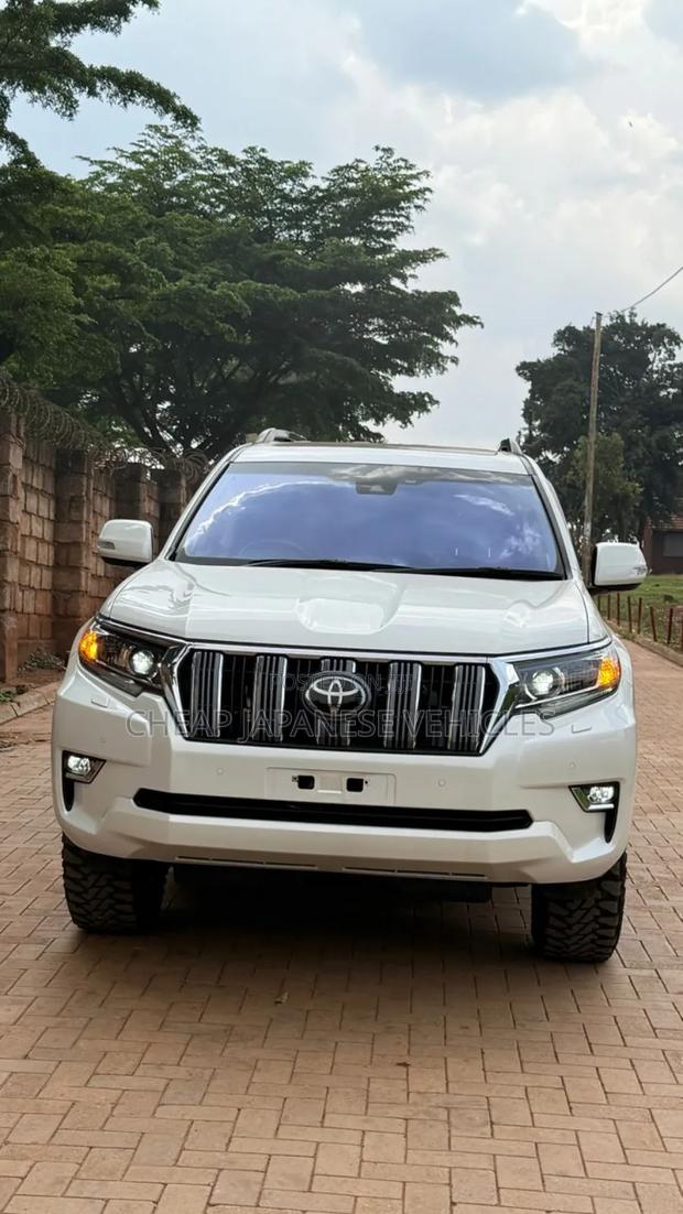 Toyota Land Cruiser Prado 2.8 2021 White