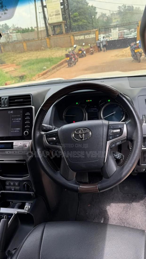Toyota Land Cruiser Prado 2.8 2021 White