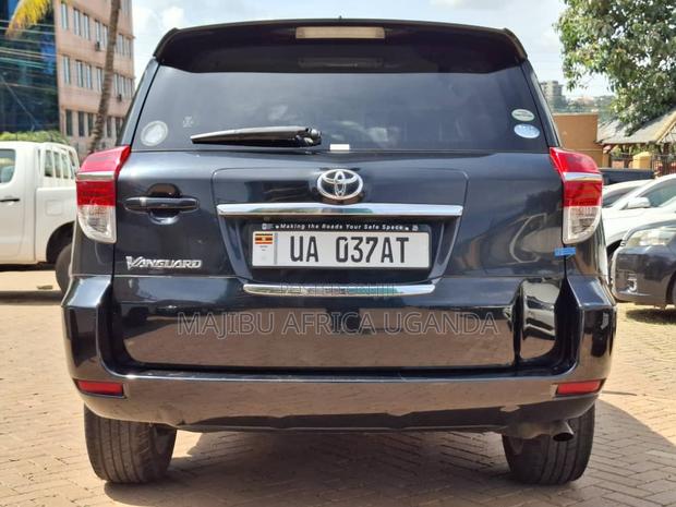 Toyota Vanguard 2011 Black