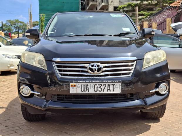 Toyota Vanguard 2011 Black