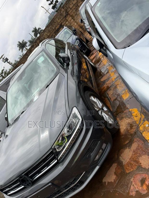 Volkswagen Tiguan 2019 Gray