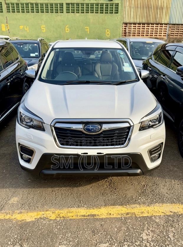 Subaru Forester Premium AWD 2020 White