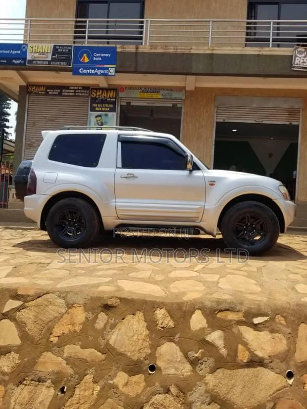 Mitsubishi Pajero 2006 Silver