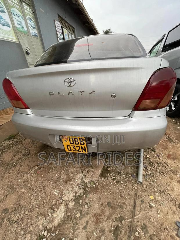 Toyota Platz 2001 Silver