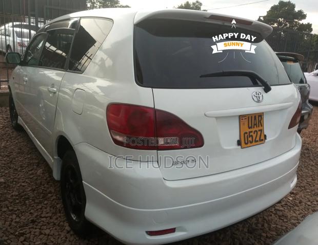 Toyota Ipsum 2003 White