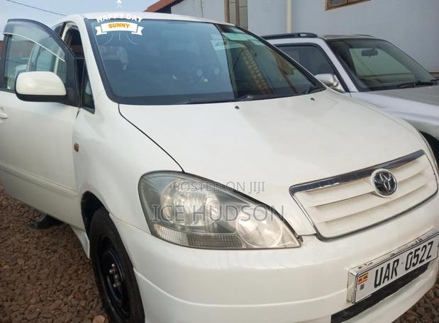 Toyota Ipsum 2003 White