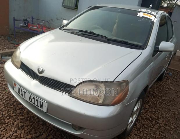 Toyota Platz 2004 Silver