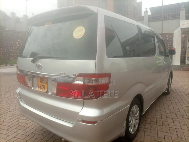 Toyota Alphard 2.4 Petrol FWD 2006 Silver