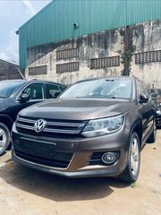 Volkswagen Tiguan 2014 Gold for sale