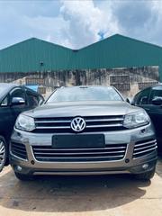 Volkswagen Touareg 2013 Gray for sale