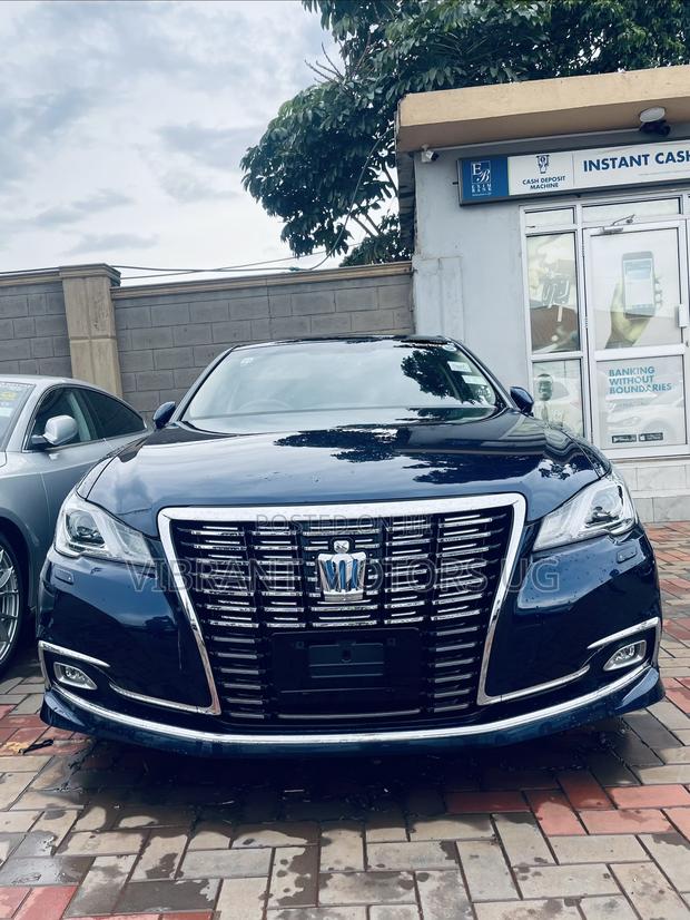 Toyota Crown 2017 Blue