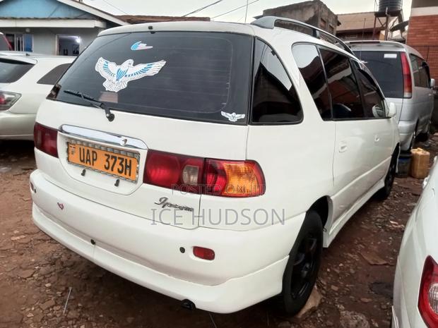 Toyota Ipsum 1999 White