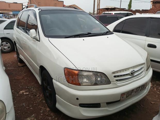 Toyota Ipsum 1999 White