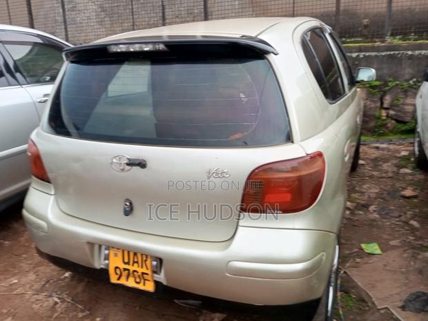 Toyota Vitz 2003 Silver