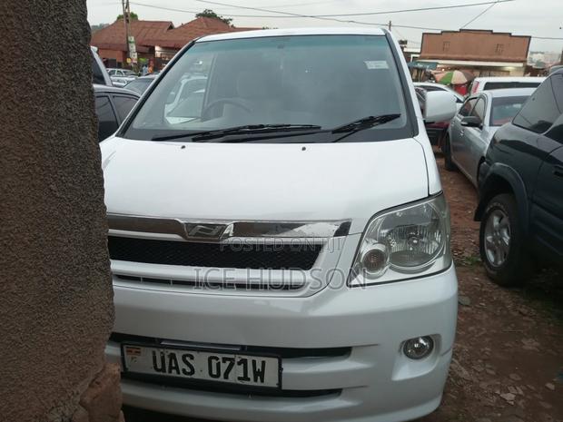 Toyota Noah 2011 White