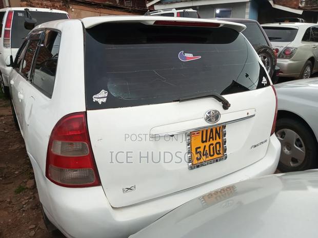 Toyota Corolla Fielder 2005 White