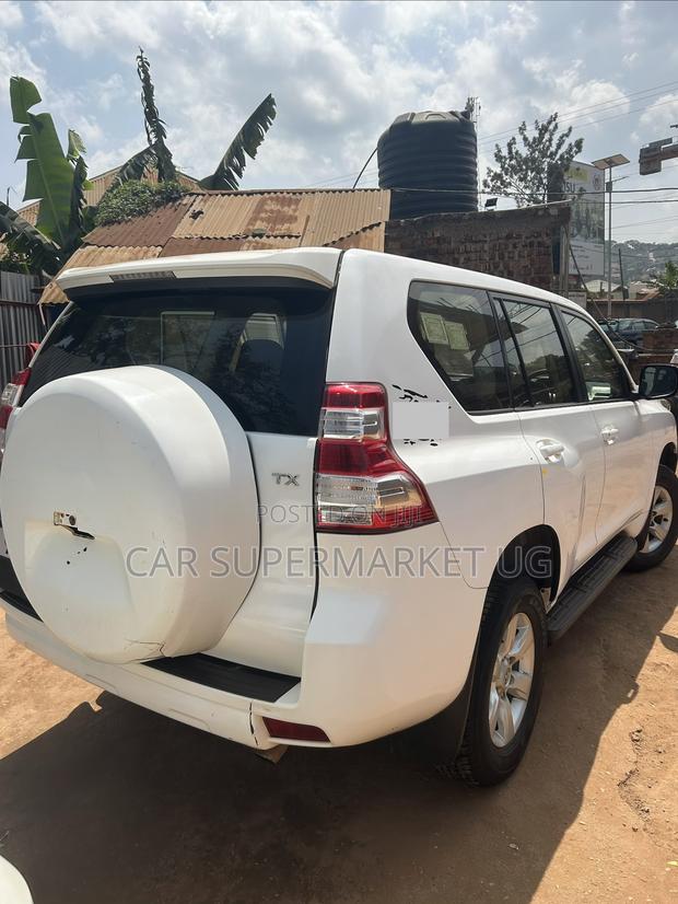 Toyota Land Cruiser Prado 2017 White